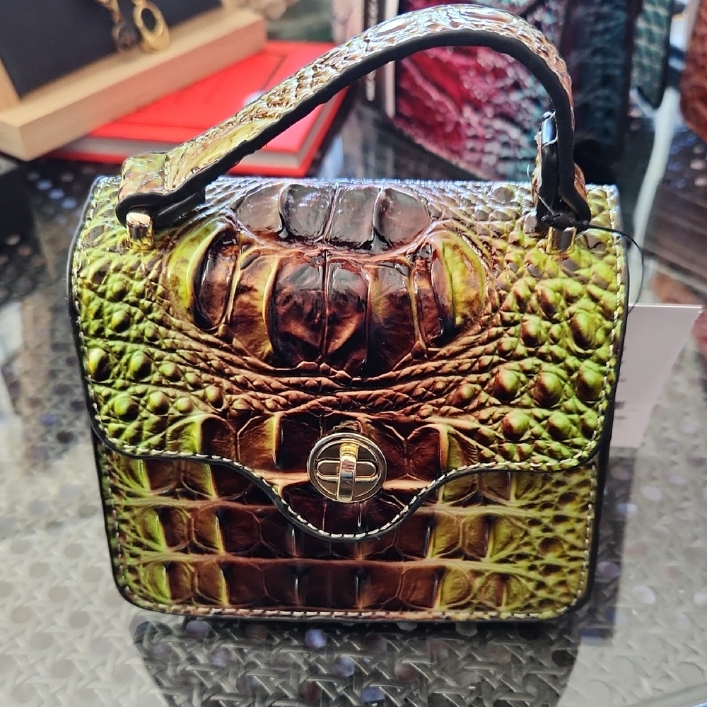 Chic Crocodile-Embossed Mini Bag in Green and Brown